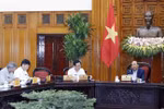 越南政府总理阮春福主持召开越共十三大经济社会常设小组会议