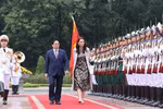 政府总理范明政举行仪式 欢迎新西兰总理杰辛达·阿德恩访问越南