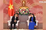 国会副主席丛氏放会见老挝巴特寮通讯社代表团