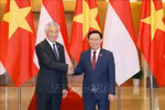 越南国会主席王廷惠会见新加坡总理李显龙