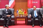 越南政府总理阮春福会见泰国副总理颂吉•乍都斯披塔