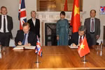 越南与英国正式签署《越英自由贸易协定》