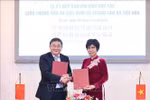 越通社社长武越庄女士和新华社副总编辑任卫东签署两家通讯社2025年合作谅解备忘录。图自越通社