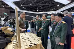 越南出席法国陆军武器展。图自越通社