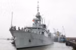 加拿大海军的“温哥华”号（HMCS Vancouver）军舰抵达西贡港