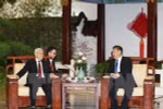 越南共产党中央委员会总书记阮富仲与中国共产党中央委员会总书记、中华人民共和国主席习近平进行茶叙。（图片来源：越通社）