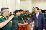 陈大光主席与第九军区领导握手