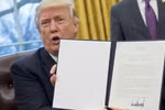 特朗普总统在其上任第一天签署行政命令，正式宣布美国退出TPP。