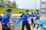响应越共中央总书记的号召首都河内近5000名青年志愿者奔赴各地参与防疫工作