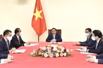 越南政府总理范明政与比利时总理德克鲁举行电话会谈