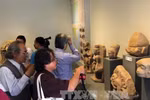 占族文物展吸引众多游客前来参观（图片来源：越通社）