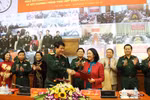 张氏梅同志和梁强上将签署2016-2021年民运工作协调配合计划（图片来源：越南人民报）