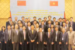 越南与中国代表合影（图片来源：越通社）