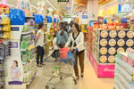 让越南商品进入超市有助于提高国产产品的知名度