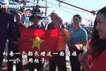 向越南广义省李山县渔民赠送3000面国旗