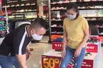在抗击疫情战役中居家锻炼成为潮流