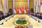 越南国家主席阮春福与新加坡总统雅各布举行会谈