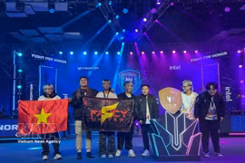 越南代表队——Fancy United Esports 战队亮相2026年掠夺者亚太电竞大赛。图自越通社