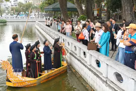 在音乐视频《闪闪北宁》的效应带动下，北宁省的旅游产品吸引了大量游客。图自越通社