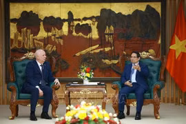 越南政府总理范明政会见白俄罗斯副总理阿纳托利·西瓦克。图自越通社