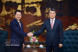 越南政府总理黎明兴会见柬埔寨监察部部长宋速肯。图自越通社