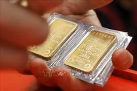 越南国内黄金价格每两上调80万越盾。图自越通社