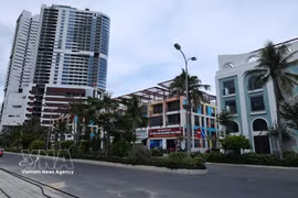 附图：位于庆和省北芽庄坊姑仙山脉和海滩的Vega City项目一角。图自越通社