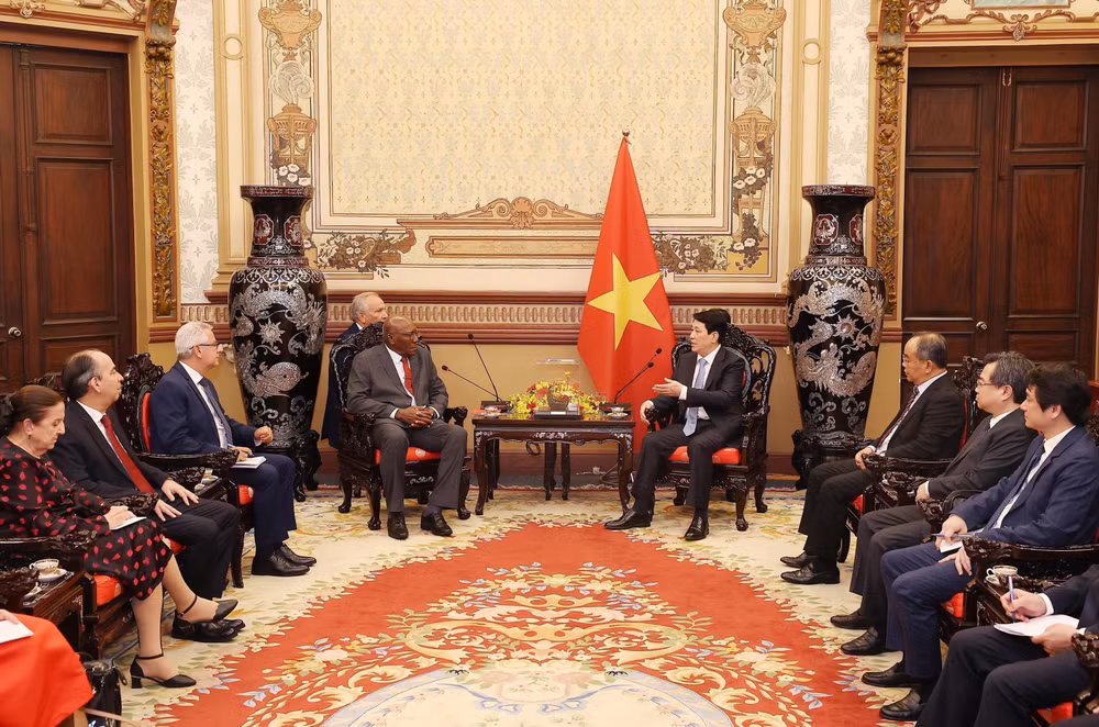 uong-cuong-tiep-pho-chu-tich-nuoc-cuba-salvador-valdes-mesa-8003741.jpg
