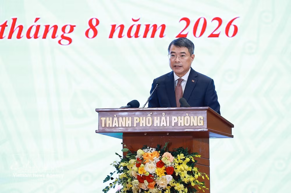 vnanet-potal-thu-tuong-trao-tang-huy-hieu-80-70-nam-tuoi-dang-cho-cac-dang-vien-lao-thanh-thuoc-dang-bo-thanh-pho-hai-phong-8980910.jpg