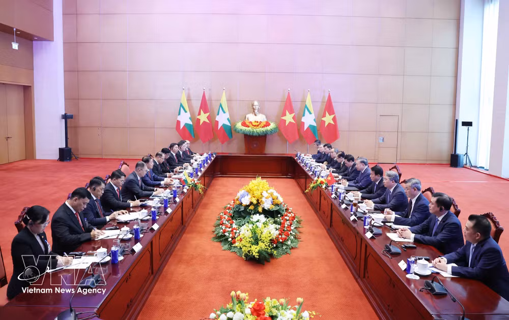 vnanet-toan-canh-hoi-dam-photo-ttx.jpg