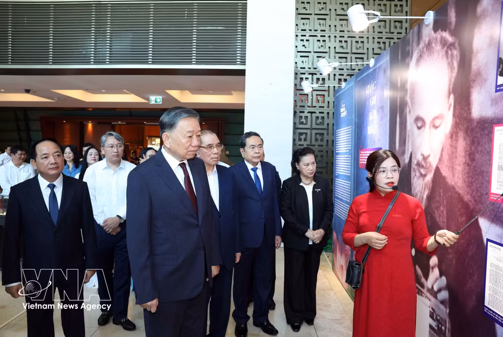 vnanet-potal-hoi-nghi-toan-quoc-nghien-cuu-hoc-tap-quan-triet-va-trien-khai-mot-so-nghi-quyet-chi-thi-cua-bo-chinh-tri-8999384.jpg