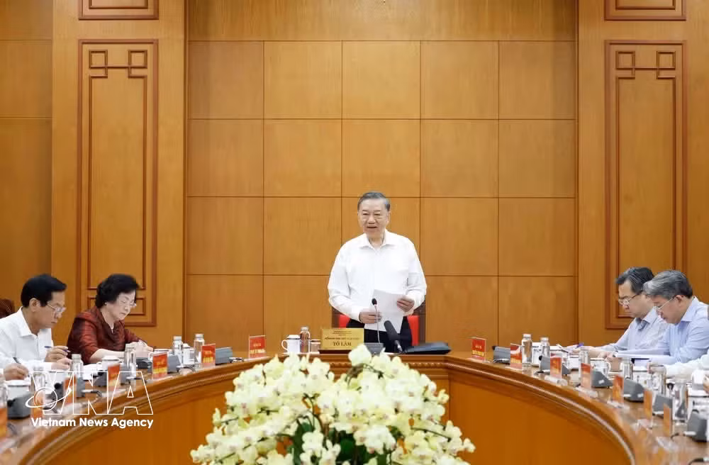vnanet-potal-tong-bi-thu-chu-tich-nuoc-lam-viec-ve-chat-luong-nguon-lao-dong-viet-nam-8873559.jpg
