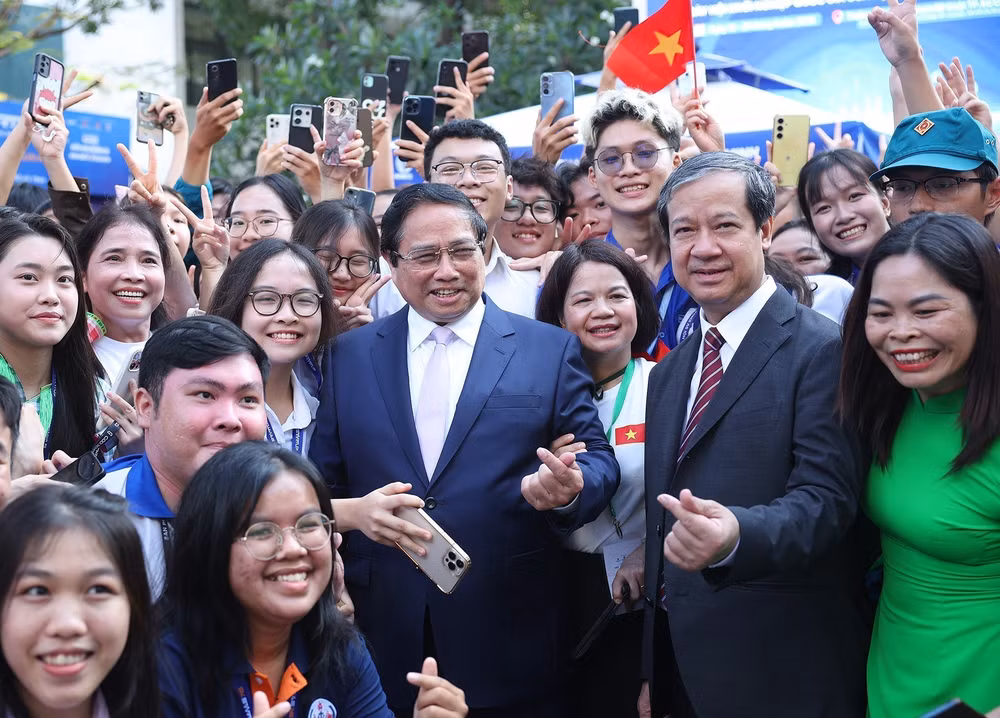 vna-potal-thu-tuong-du-ngay-hoi-khoi-nghiep-quoc-gia-cua-hoc-sinh-sinh-vien-lan-thu-vii-7983509.jpg