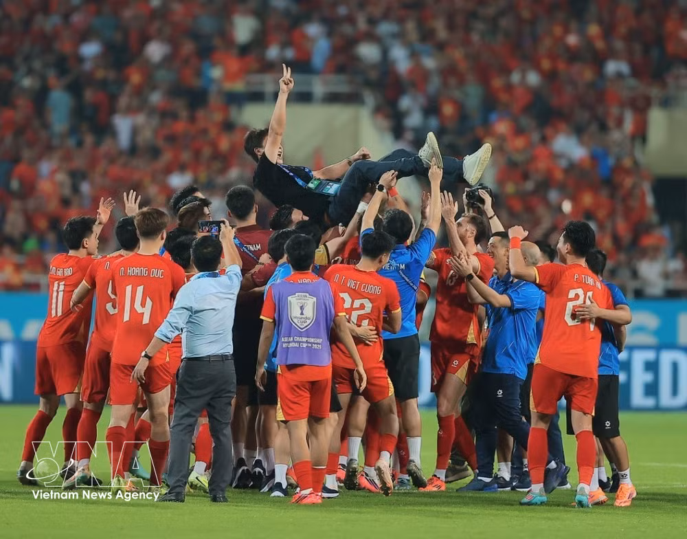 vnanet-potal-asean-cup-2026-viet-nam-bao-ve-thanh-cong-ngoi-vo-dich-8984908-1.jpg
