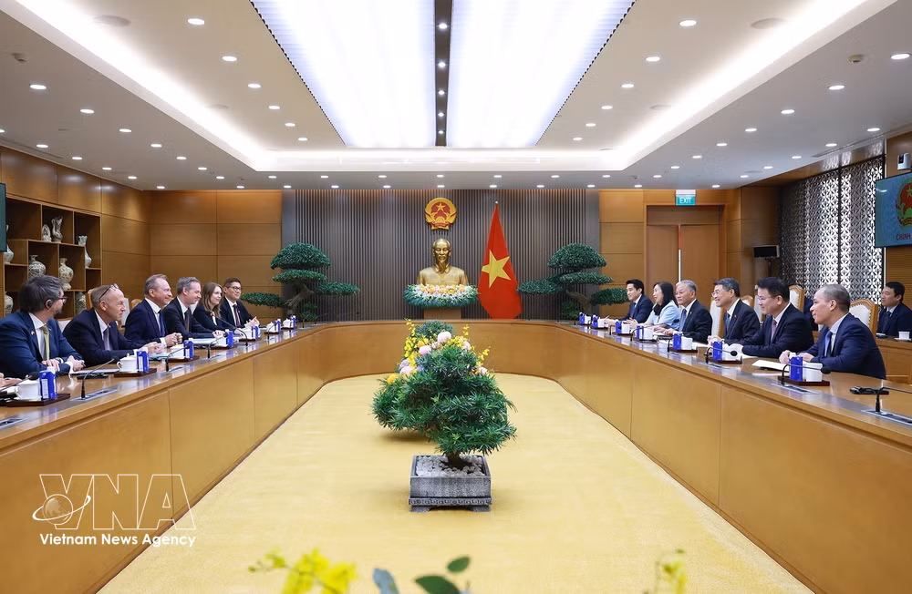 vnanet_potal-thu-tuong-le-minh-hung-tiep-bo-truong-tai-chinh-luxembourg-9081795-2.jpg