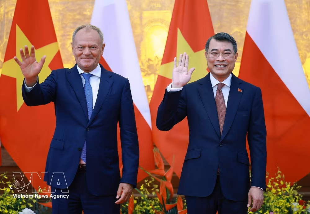 potal-thu-tuong-le-minh-hung-va-thu-tuong-ba-lan-donald-tusk-hoi-dam-9111991.jpg