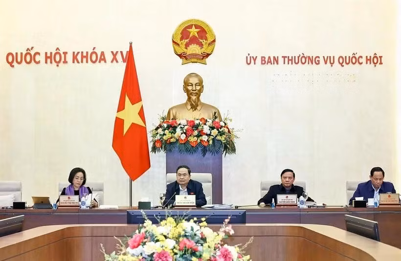 国会主席陈青敏在国会常务委员会会议上发表讲话。图自越通社