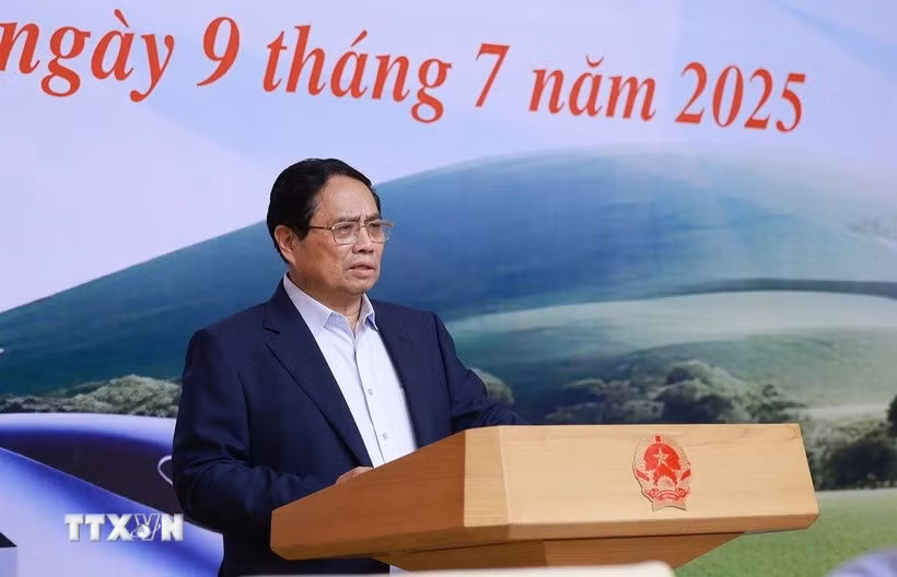 越南政府总理、铁路领域国家重点项目指导委员会主任范明政在会议上发表讲话。图自越通社