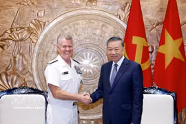 苏林会见美国太平洋司令部司令帕帕罗