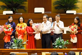 政府总理黎明兴和国会主席陈青敏会见第十六届国会女代表