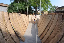 北宁省土河村努力守护传统春卷皮制作技艺
