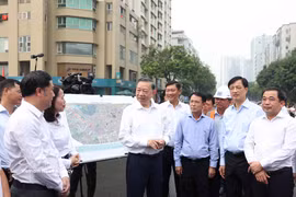 越共中央总书记、国家主席苏林深入一线开展首都重点项目安全检查与进度督导工作