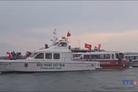 下龙湾旅游船突遇龙卷风沉没，已救出12人