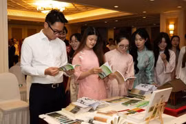弘扬胡志明遗产 培育越中友谊
