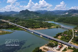 龙大——从“火热坐标”到承载感恩之情的红色地址