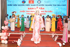 越南奥黛在世界各地绽放优雅风采