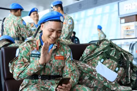 越南四号工兵队启程执行联合国维和任务