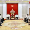 广宁市人民委员会主席裴文康与中国广西壮族自治区人民政府副秘书长、自治区大数据发展局局长赵志刚一行举行工作会谈。图自baoquangninh.vn