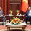 越共中央总书记、国家主席苏林会见正在访问越南的美国高通公司总裁兼首席执行官克里斯蒂亚诺·阿蒙。图自越通社