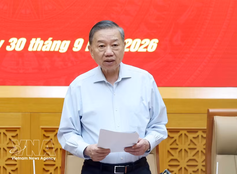 越共中央总书记、国家主席苏林主持召开2025—2030年任期中央军委会议。图自越通社